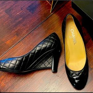 Chanel elegant waffle wedge heels black size 38 1/2